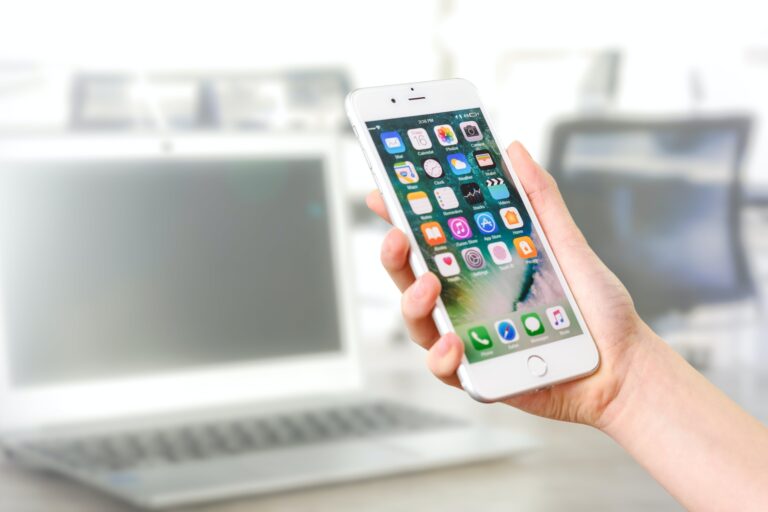 【中学生向け】スマホでプログラミング学習！オススメのアプリ9選